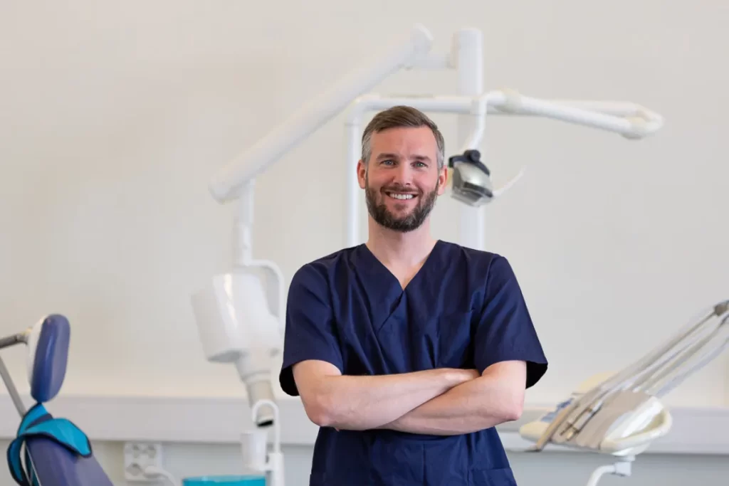 Tannhelsesekretær vg3 nettstudier med klinikk-kurs hos K2 Utdanning