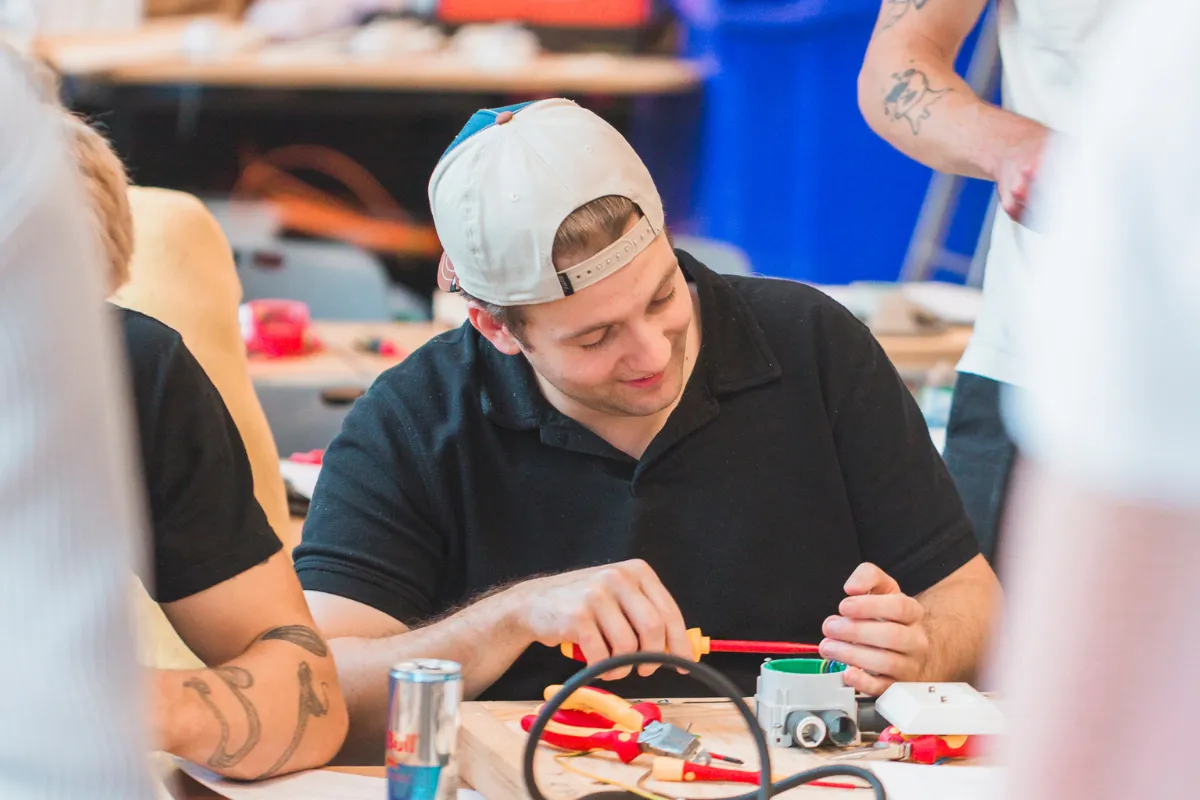 Elektro og datateknologi vg1 – med samlinger hos K2 Utdanning