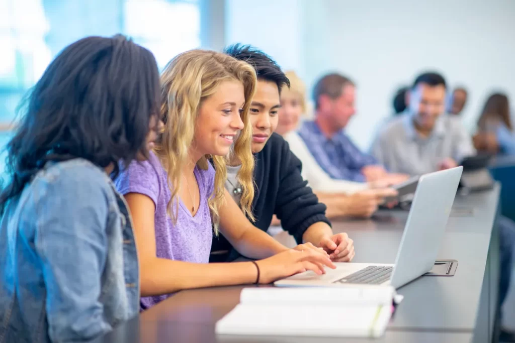 Yrkesfaglig samfunnskunnskap-kurs på videregående nivå for privatister hos K2 Utdanning